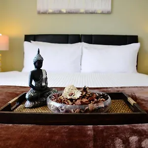 Dreams Serviced Accommodations- Staines/heathrow Guest house