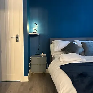 In Ashford, Heathrow Guest house
