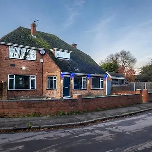 Moor Haven At Heathrow Holiday home